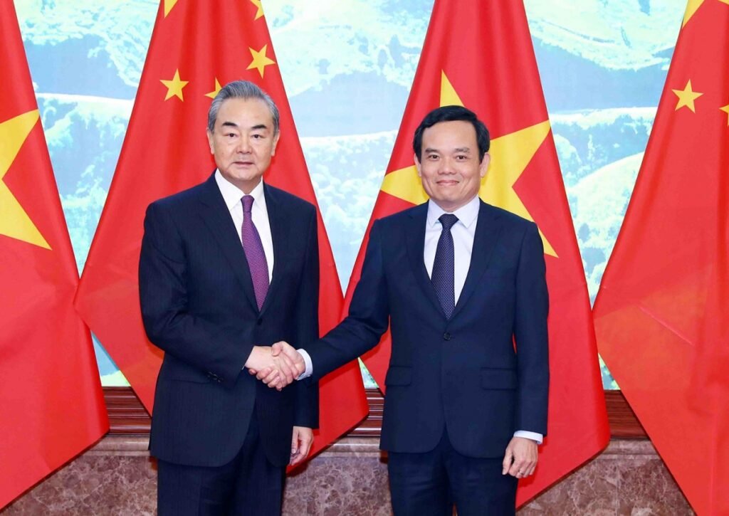 Chinese Foreign Minister Wang Yi affirmed China's commitment to prioritizing Vietnam in its neighborhood diplomacy during talks with Vietnamese Foreign Minister Bui Thanh Son in Guangxi Zhuang Autonomous Region on Thursday.