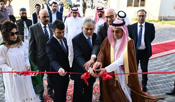 Dar Inaugurates New Pakistan Consulate Chancery in Jeddah