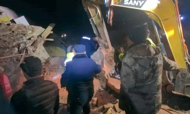Tibet Earthquake Leaves 16 Dead; Pakistan’s President, PM Extend Condolences