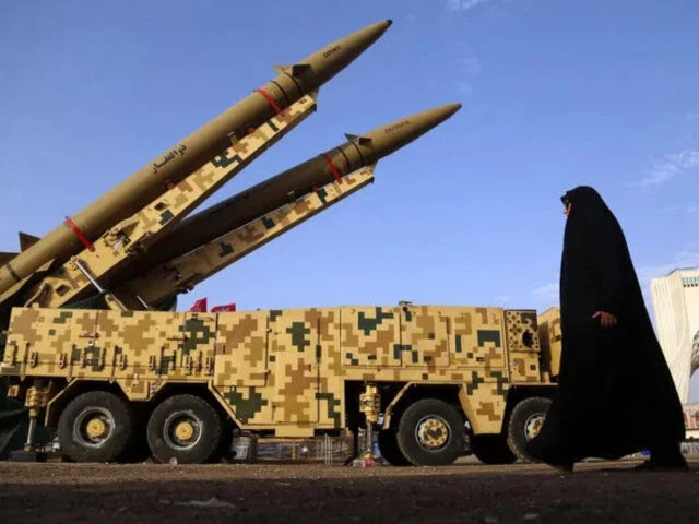 Iran Threatens to Target US Bases, Warships if Washington Launches Ground Invasion