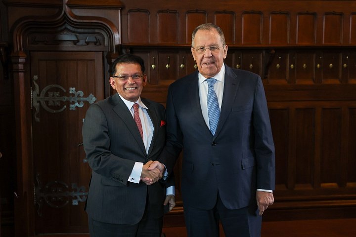 Bangladesh Pushes for Free Trade with Russia as Foreign Ministers Meet in Moscow