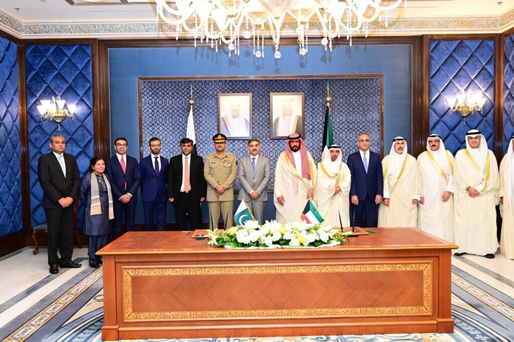 Pakistan inks 10 multi-billion dollar MOUs with Kuwait