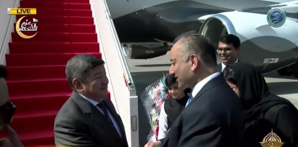 Tajikistan, Kyrgyzstan PMs Arrive in Islamabad for SCO Summit