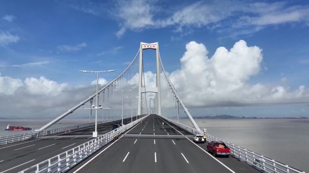 President Xi Congratulates on opening of Shenzhen-Zhongshan Link