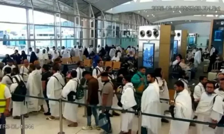 Riyadh Airport Closure Extended After Deadly Houthi Attacks