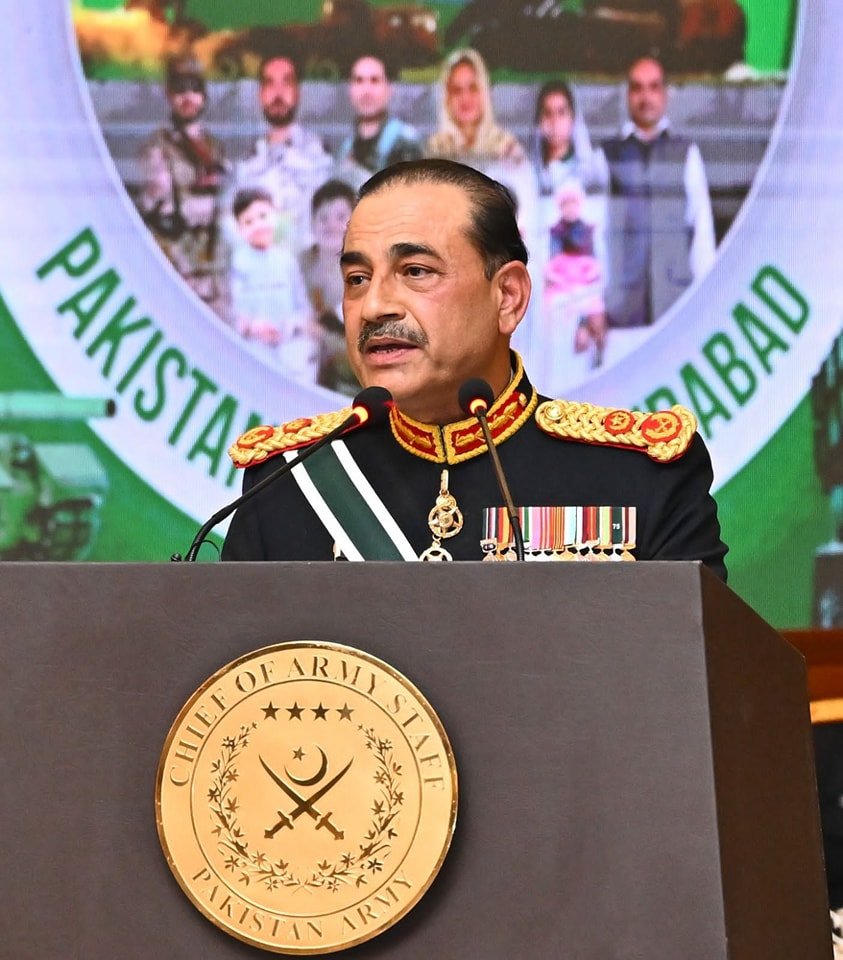 Field Marshal Asim Munir Hosts Dinner for Political & Military Leadership